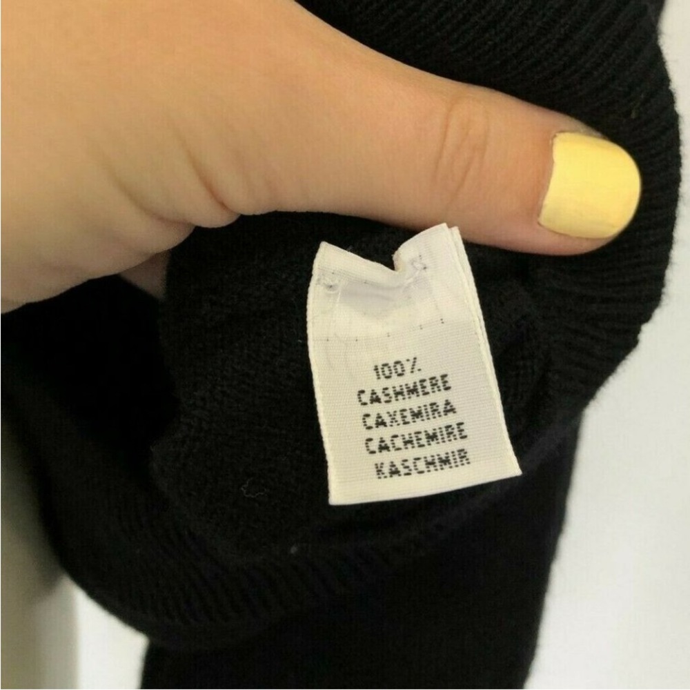 NWT Leggiadro Black V Neck Pull Over Sweater Size L - Picture 8 of 8